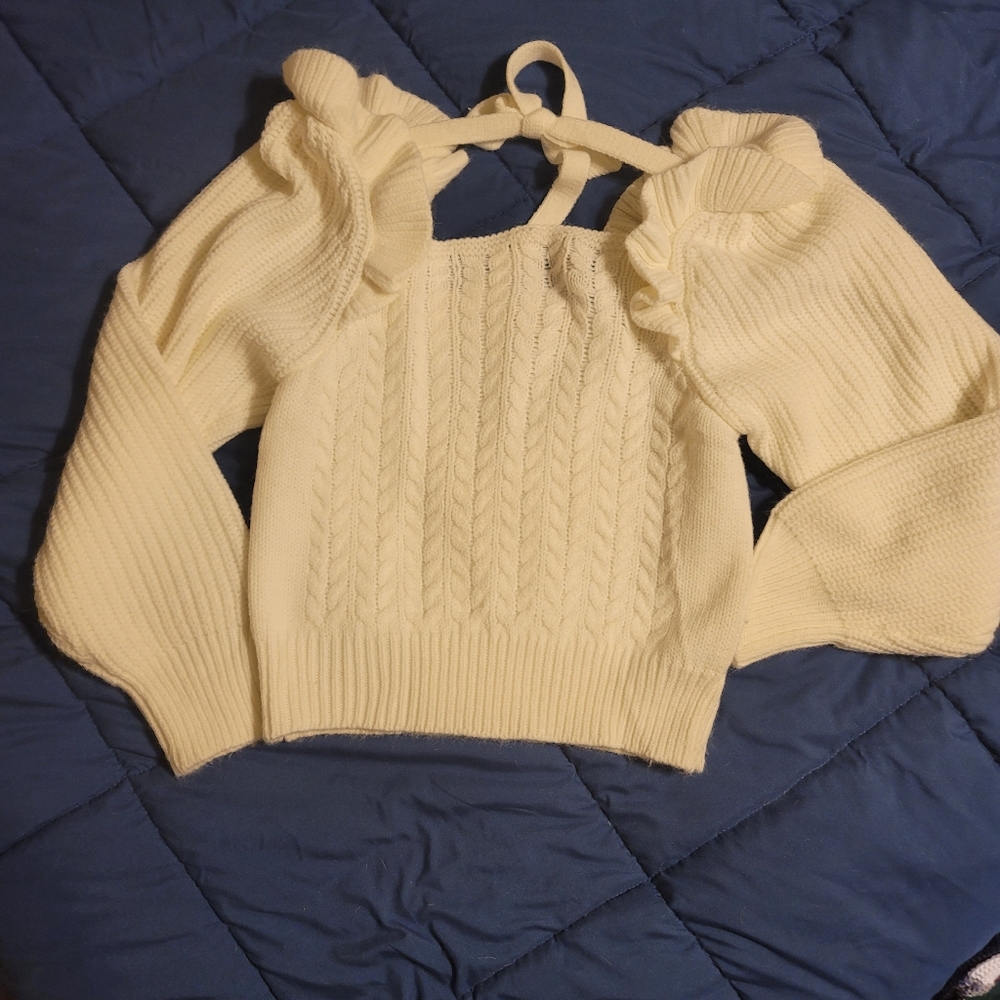 Knitted white crop sweater
